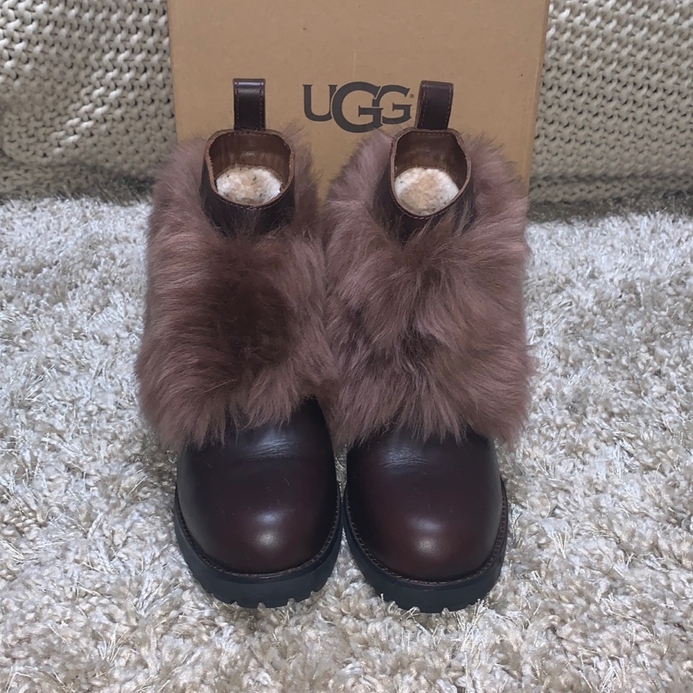 NEVER WORN UGG BOOTS